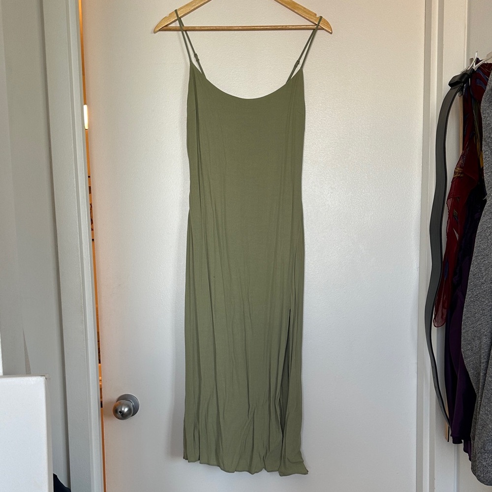 Aritzia Wilfred Green Slit Midi Dress